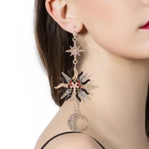 Gold sun and moon drop earrings - Picture 3 of 6